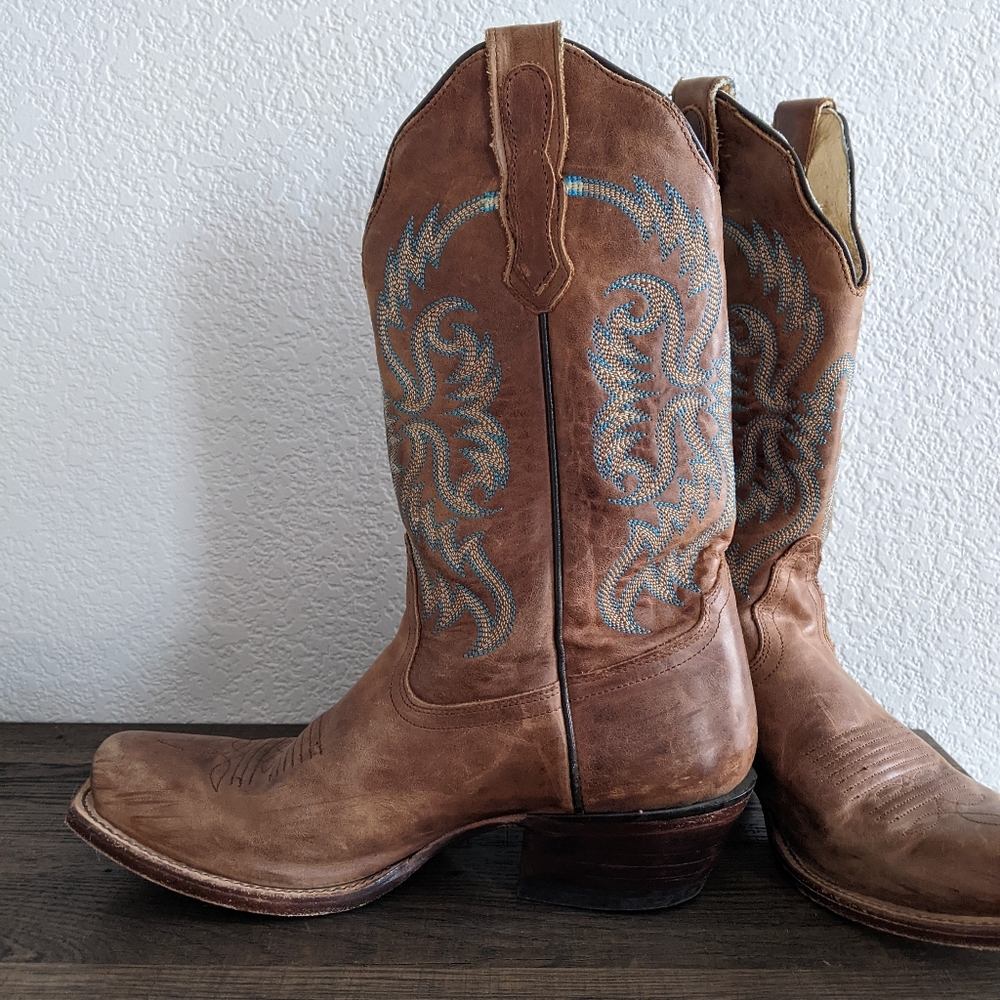 Nocona Women's Burnished Brown Cowhide Half Moon Toe Cowboy Boots